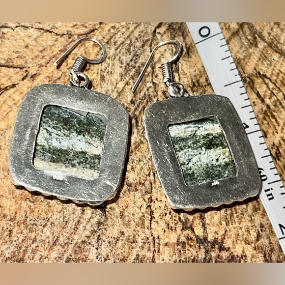 Chrysotile in Serpentine Earrings 1 1/2” - Picture 4 of 7